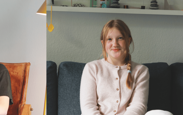Det var godt at have en reservesøster, siger sydslesvigske Madita (t.h.) om at have besøg derhjemme og i skolen af danske Nanna (t.v.). De to var udvekslingselever og boede og gik i skole sammen en uge i Danmark og en uge i Tyskland. Det var godt at have en reservesøster, siger sydslesvigske Madita (t.h.) om at have besøg derhjemme og i skolen af danske Nanna (t.v.). De to var udvekslingselever og boede og gik i skole sammen en uge i Danmark og en uge i Tyskland.