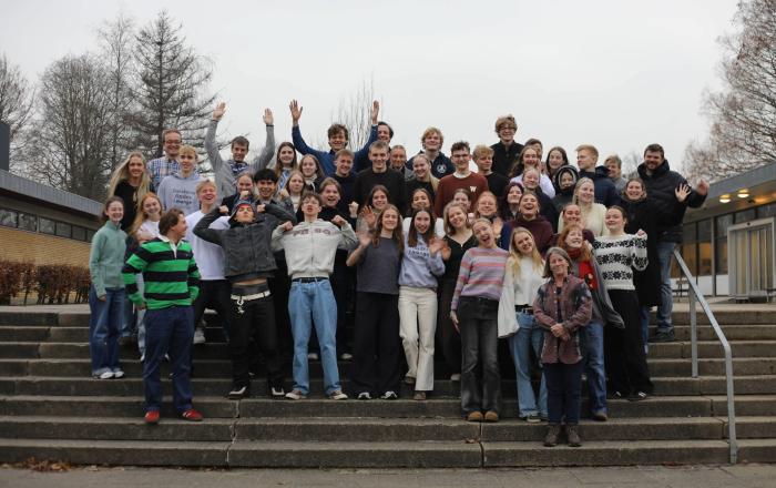 EA og eleverne fra Færøerne foran DGN