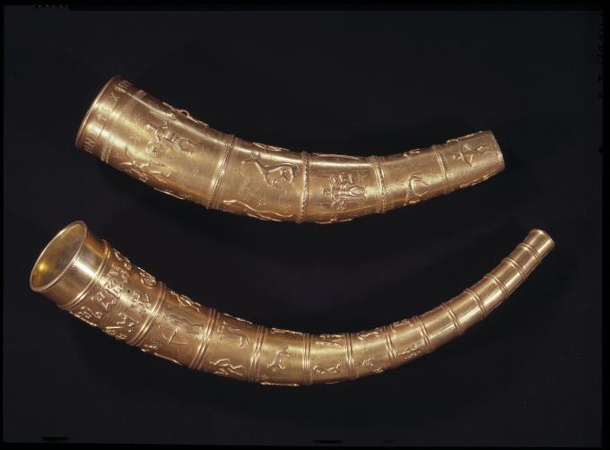 Rekonstruktion fra 1861 af de to guldhorn. Rekonstruktion fra 1861 af de to guldhorn.