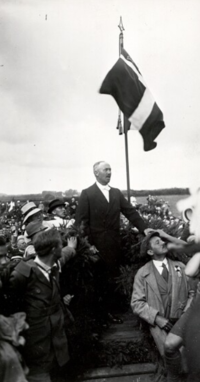 Peter Jefshauge holder tale i forbindelse med Genforeningen i 1920. Foto af Holger Damgaard.
