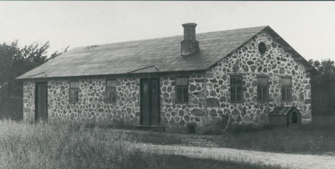 Forsamlingshuset i Skrave, opført i 1892. Forsamlingshuset i Skrave, opført i 1892.