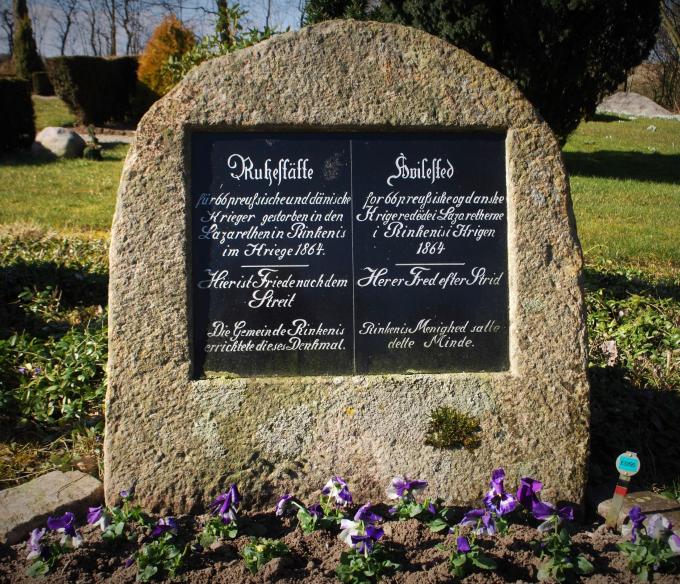 Gravsten ved Rinkenæs Kirke