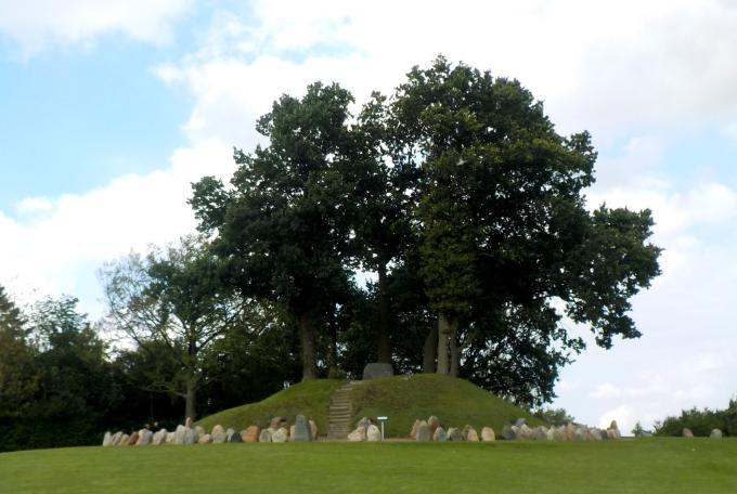 Mindehøj ved Broager Kirke
