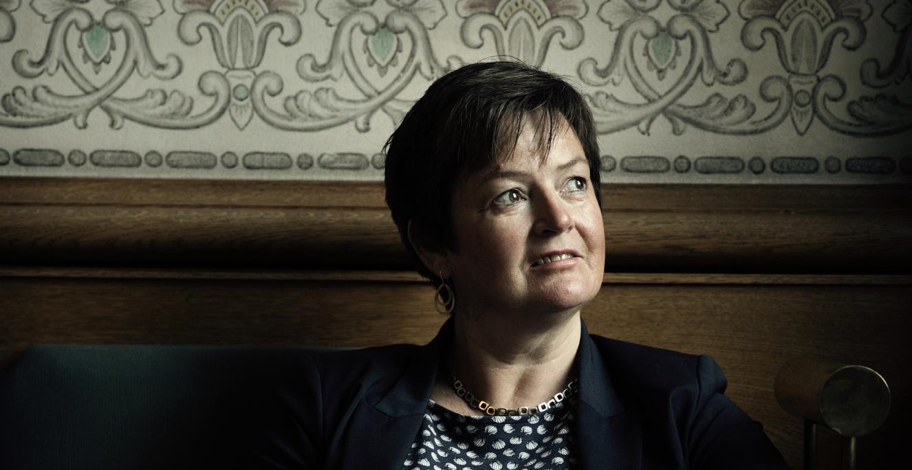 “Jeg kunne godt tænke mig at være minister, men det skulle være inden for et område, jeg brænder for, som børn- og socialområdet, uddannelse eller landdistrikter. Jeg ville ikke sige ja til hvad som helst,” siger Anni Matthiesen (V).