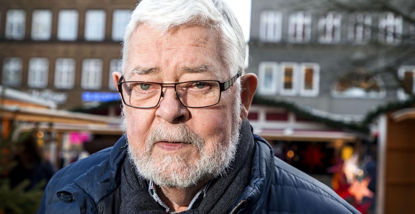 Jens Kurt Jensen fra Hjørring har været på julemarked i Tyskland hvert år i de seneste 25 år med sin hustru og et vennepar. I år blev det Flensborg. Jens Kurt Jensen fra Hjørring har været på julemarked i Tyskland hvert år i de seneste 25 år med sin hustru og et vennepar. I år blev det Flensborg.