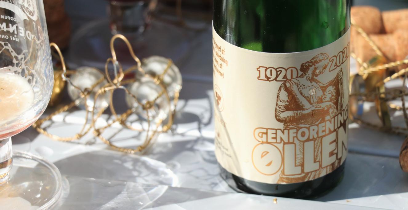 Til højtideligheden havde Carlsbergfondet medbragt smagsprøver på Carlsbergs nye øl 'Genforeningsøllen 1920-2020', der er brygget på sønderjysk rugbrød i anledning af 100-året for Genforeningen. Til højtideligheden havde Carlsbergfondet medbragt smagsprøver på Carlsbergs nye øl 'Genforeningsøllen 1920-2020', der er brygget på sønderjysk rugbrød i anledning af 100-året for Genforeningen.