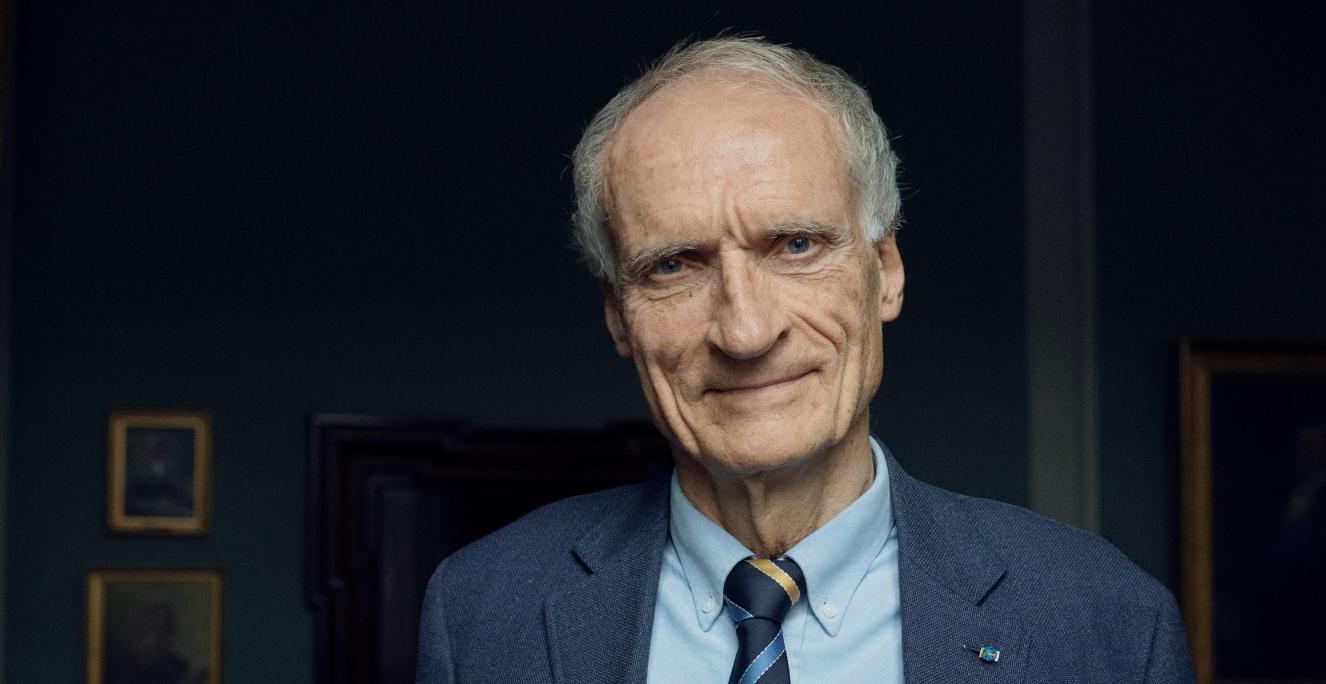 Bertel Haarder, præsident for Nordisk Råd, opfordrer det danske mindretal til at redde det lukningstruede Nordisk Info i Flensborg. Bertel Haarder, præsident for Nordisk Råd, opfordrer det danske mindretal til at redde det lukningstruede Nordisk Info i Flensborg.