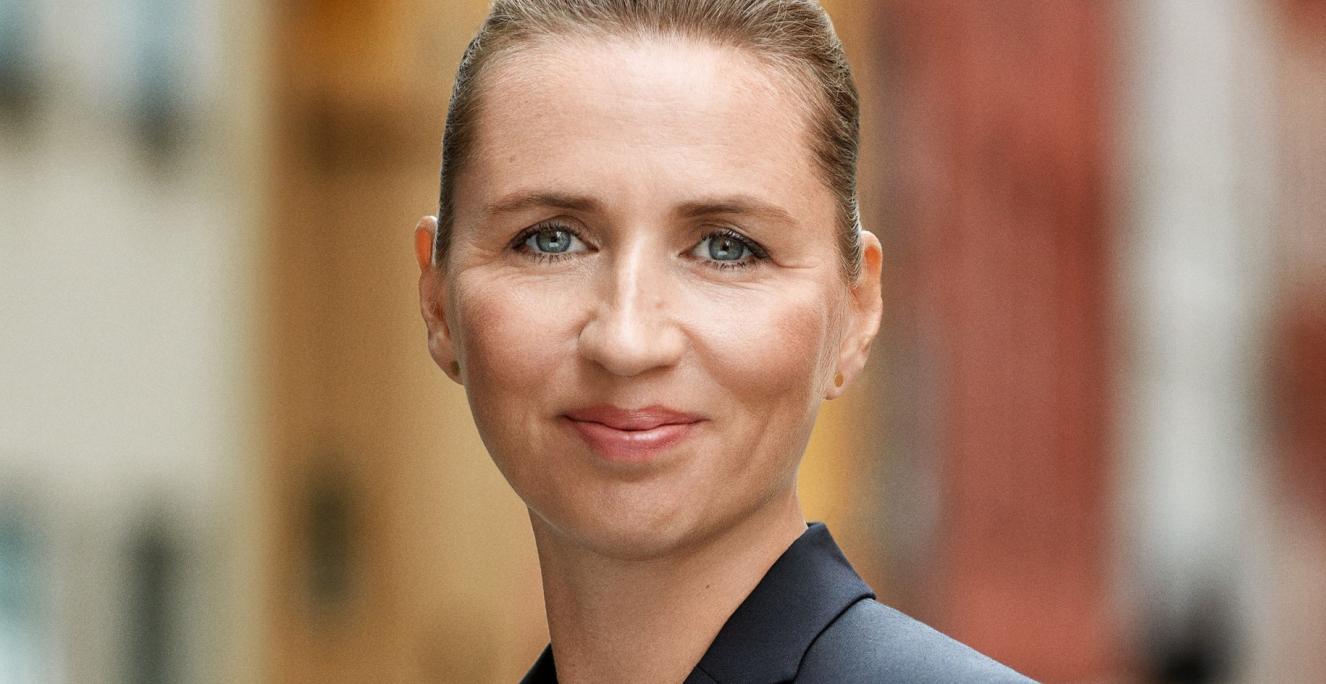 "Pandemien har testet vores fællesskab. Det er min overbevisning, at de erfaringer, vi har fået, også har styrket vores fællesskab", skriver statsminister Mette Frederiksen (S) i sin hilsen til det danske mindretal. "Pandemien har testet vores fællesskab. Det er min overbevisning, at de erfaringer, vi har fået, også har styrket vores fællesskab", skriver statsminister Mette Frederiksen (S) i sin hilsen til det danske mindretal.