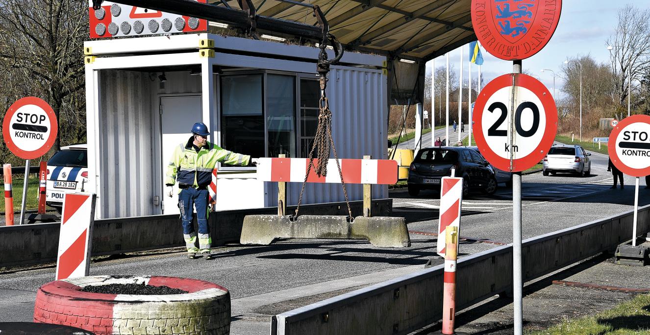 De danske grænser blev lukket lørdag den 14. marts 2020 grundet COVID-19. Her ved Padborg blev grænsen lukket helt med beton afspærring. De danske grænser blev lukket lørdag den 14. marts 2020 grundet COVID-19. Her ved Padborg blev grænsen lukket helt med beton afspærring.