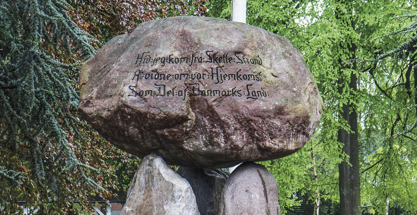 Find de sønderjyske genforeningssten og genforeningssten fra hele Danmark på www.genforeningssten.dk. Find de sønderjyske genforeningssten og genforeningssten fra hele Danmark på www.genforeningssten.dk.