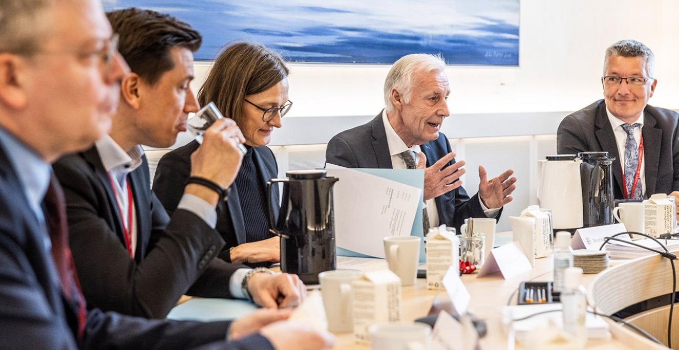 Henrik Dam Kristensen (S) (anden fra højre), Folketingets formand, mødtes forleden bl.a. med Annabel Krämer, der er næstformand for den slesvig-holstenske landdag.