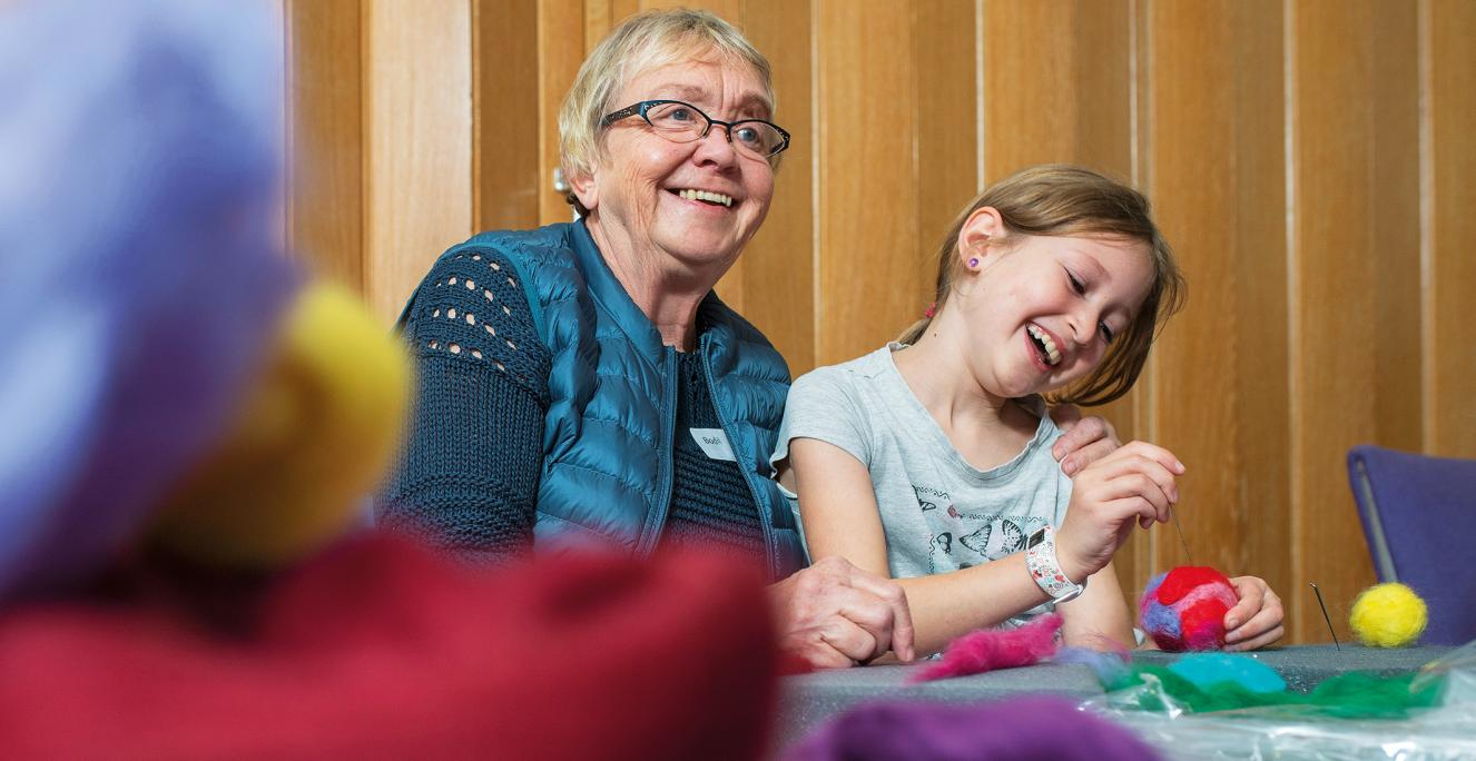 Deltag i Familie-Sprog-Festival på Rønshoved Højskole fredag til søndag den 21-.23. oktober. Deltag i Familie-Sprog-Festival på Rønshoved Højskole fredag til søndag den 21-.23. oktober.