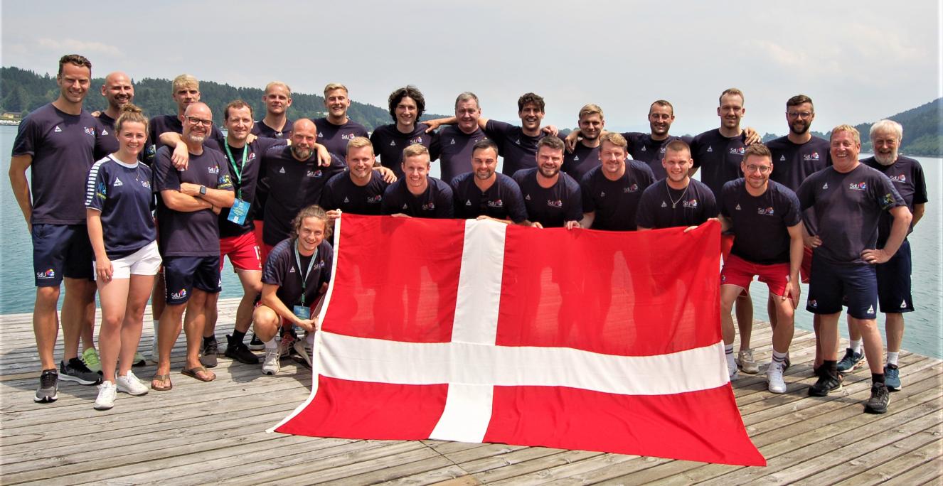 Det sydslesvigske fodboldlandshold ved Klopeiner See i Kärtnen i forbindelse Europeada 2022.