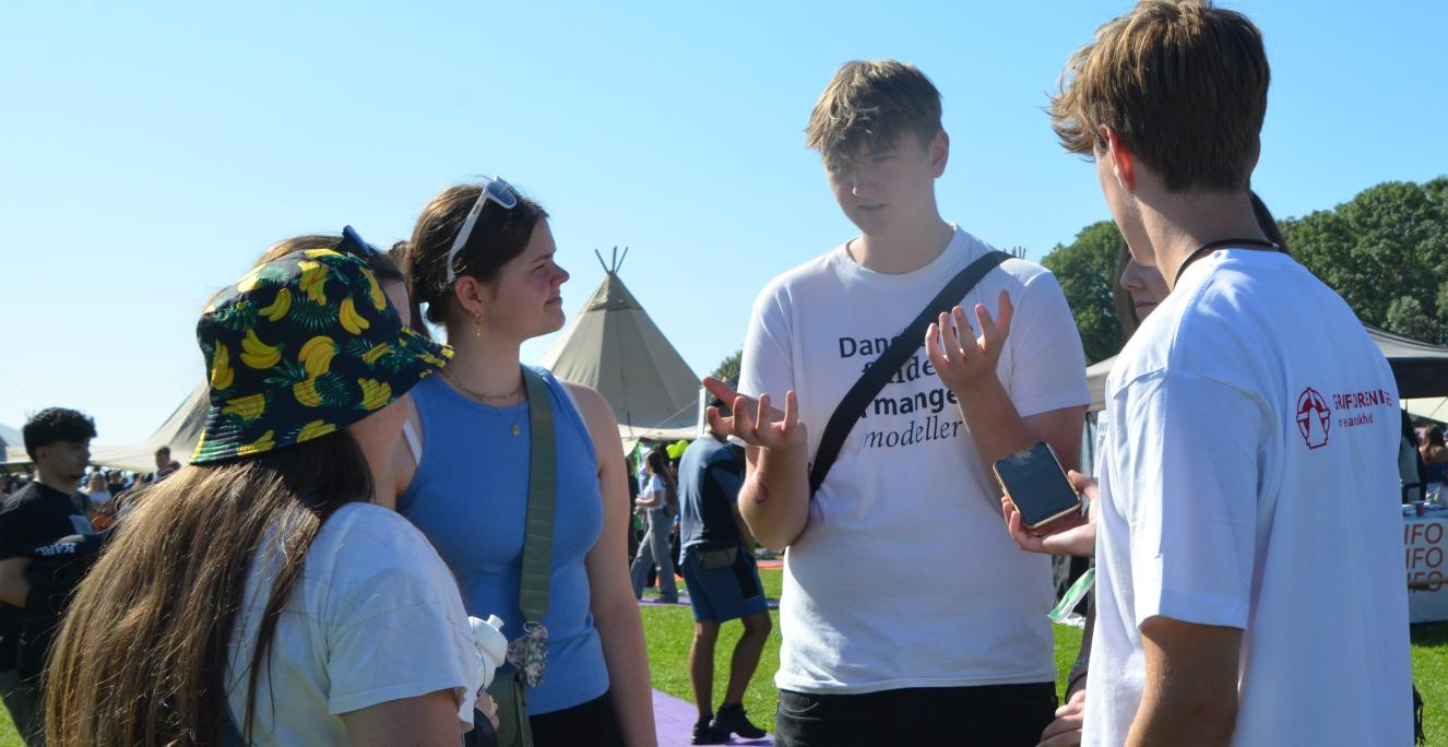 Grænseforeningens Elevambassadører lærte fra sig på Ungdommens Folkemøde i Valbyparken den 6.-7. september.