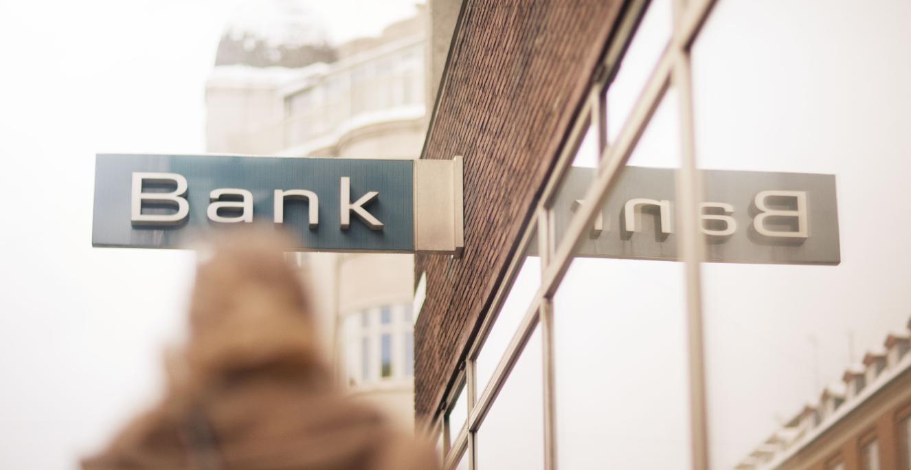 Hvis Grænseforeningen skal fungere som bank for lokalforeningerne, vil de skulle blive kunder i Danske Bank. Hvis Grænseforeningen skal fungere som bank for lokalforeningerne, vil de skulle blive kunder i Danske Bank.