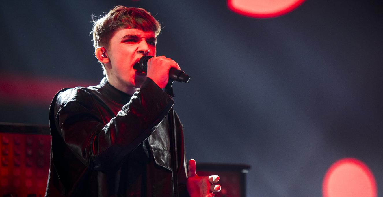 16-årige Cristian Oprea fra Sønderborg sang på tysk fredag aften til andet liveshow i årets X Factor. 16-årige Cristian Oprea fra Sønderborg sang på tysk fredag aften til andet liveshow i årets X Factor.