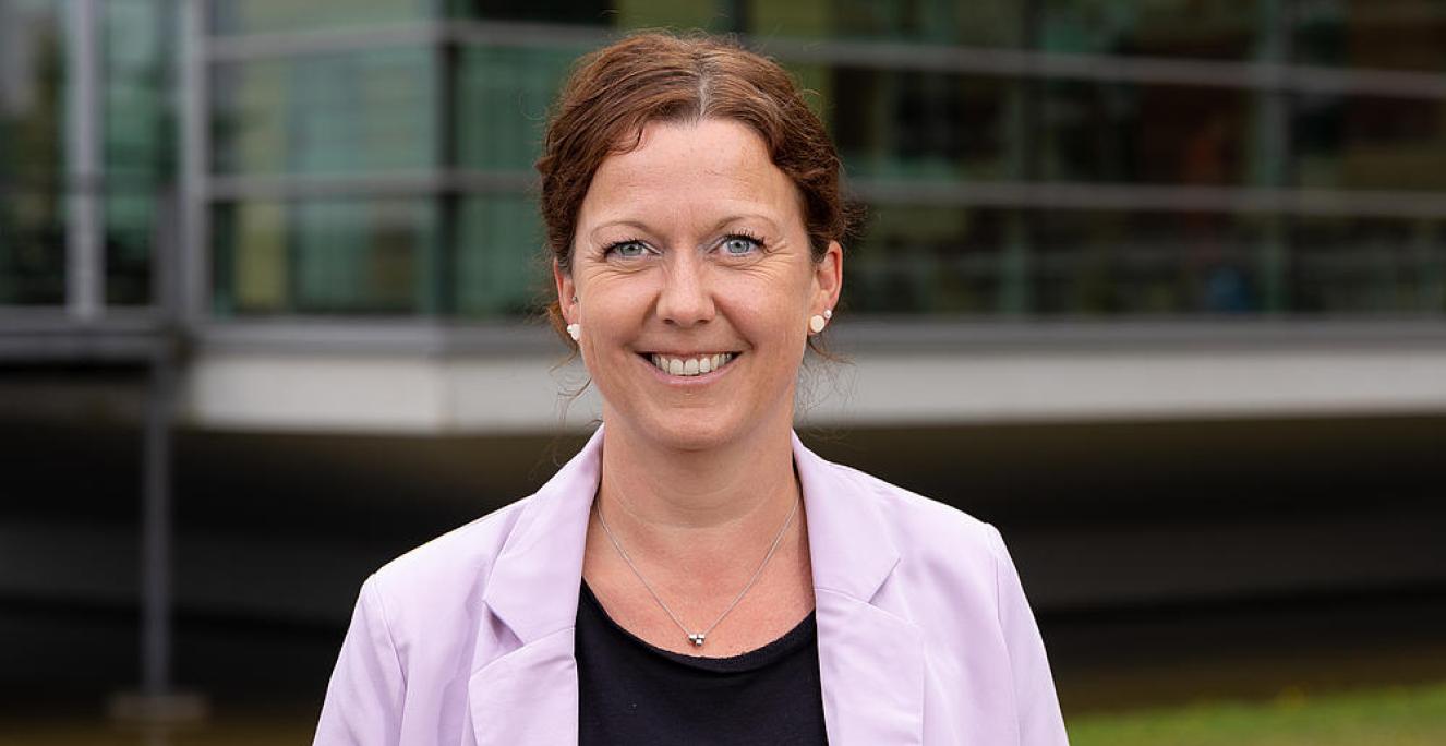 44-årige Sybilla Nitsch forventes at blive valgt som ny formand for Sydslesvigsk Vælgerforening (SSW), når partiet lørdag den 5. april afholder ekstraordinært landsmøde. 44-årige Sybilla Nitsch forventes at blive valgt som ny formand for Sydslesvigsk Vælgerforening (SSW), når partiet lørdag den 5. april afholder ekstraordinært landsmøde.