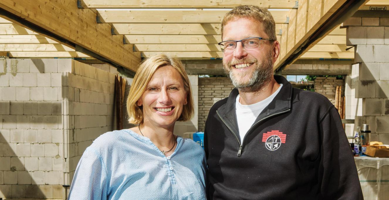 Ægteparret Michele og Jens Strohbehn har rødder i det danske mindretal og styrer byggefirmaet i Lyksborg sammen. Ægteparret Michele og Jens Strohbehn har rødder i det danske mindretal og styrer byggefirmaet i Lyksborg sammen.