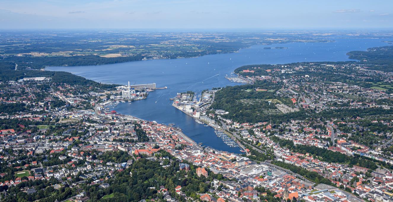 Aabenraa Kommune deler Flensborg Fjord med Flensborg og Sønderborg. Aabenraa Kommune deler Flensborg Fjord med Flensborg og Sønderborg.