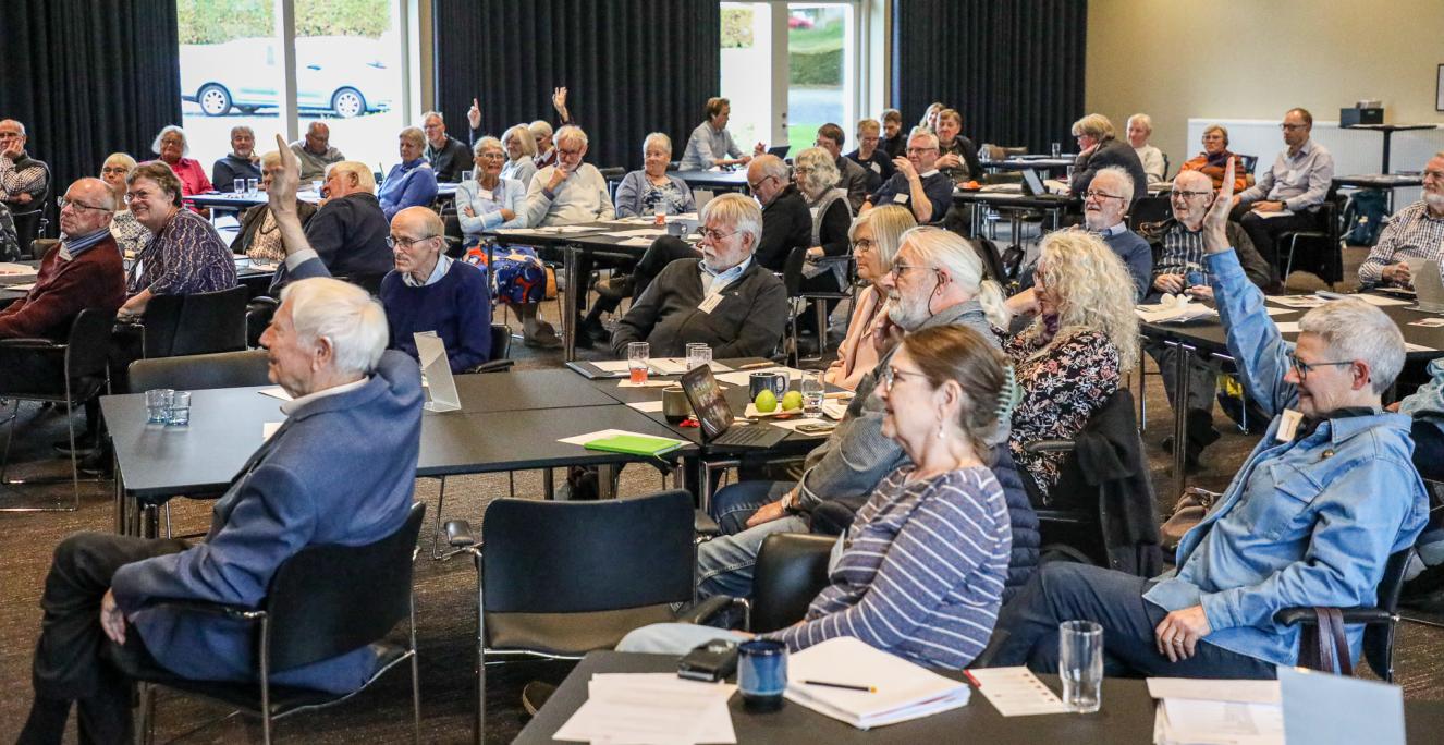 96 personer var tilmeldt Grænseforeningens lokalforeningsmøde lørdag den 4. oktober 2025. Som følge af stormvejr var det dog ikke alle, der kunne komme frem. 96 personer var tilmeldt Grænseforeningens lokalforeningsmøde lørdag den 4. oktober 2025. Som følge af stormvejr var det dog ikke alle, der kunne komme frem.