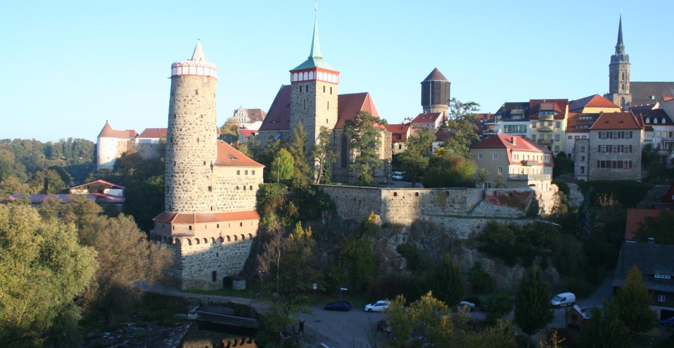 Bautzen med bymur og floden uden om den gamle bydel