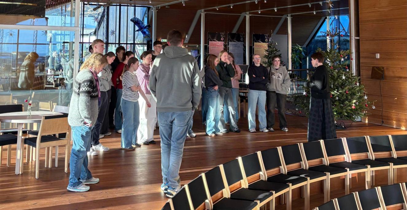 De unge besøger Nordens Hus