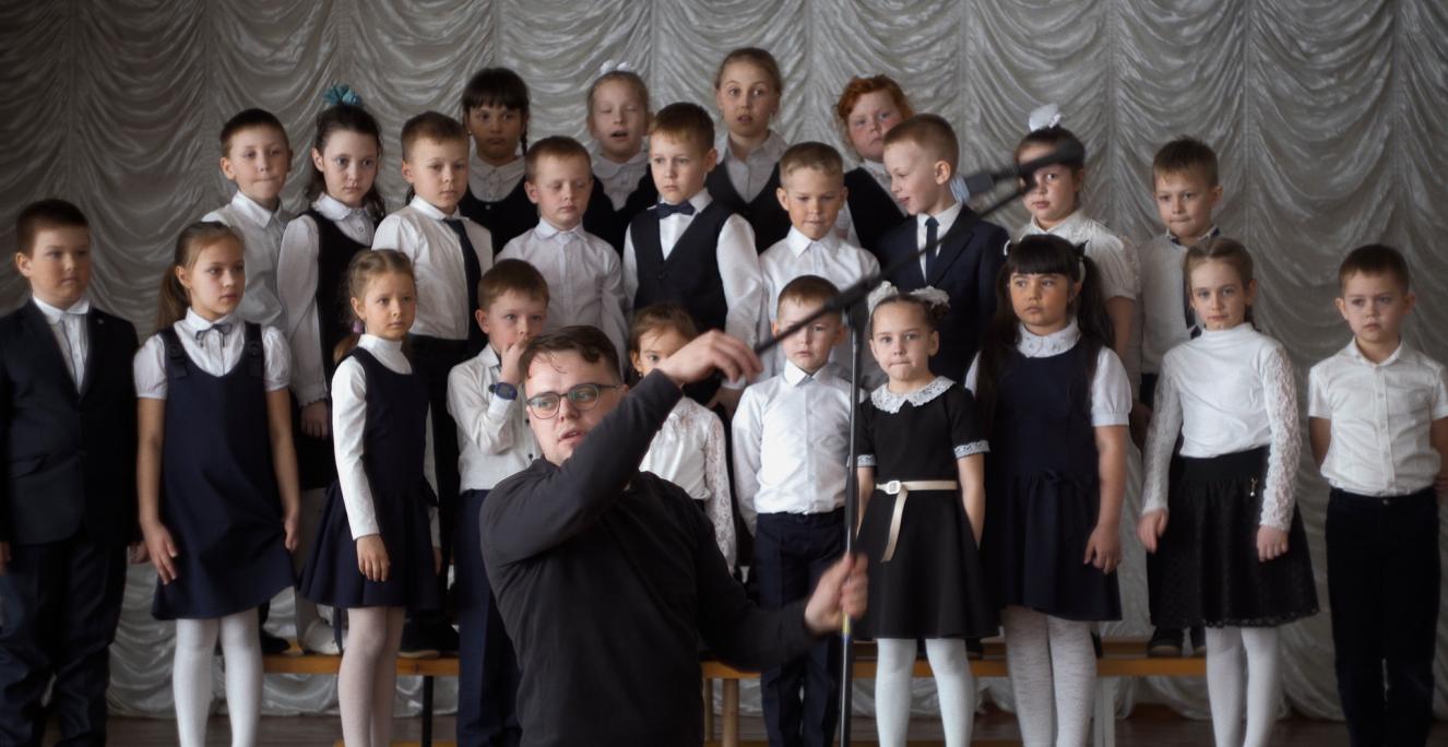 I sommeren 2024 lykkes det filmholdet i samarbejde med de tjekkiske producere at skaffe et Schengen-visa til Pasha, så han kan rejse ind i Europa, hvor han nu har fået asyl.