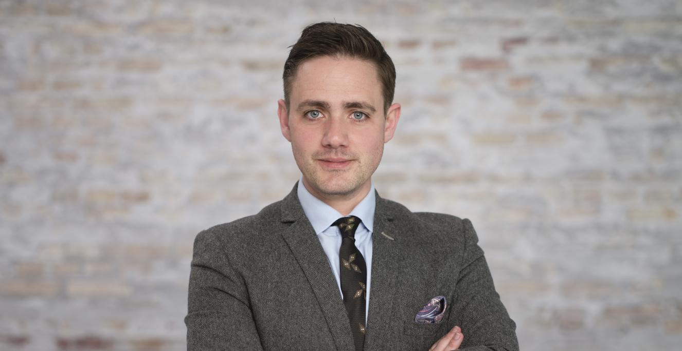 41-årige Christian Egander Skov er ny forstander på Jaruplund Højskole pr. 1. november 2026.
