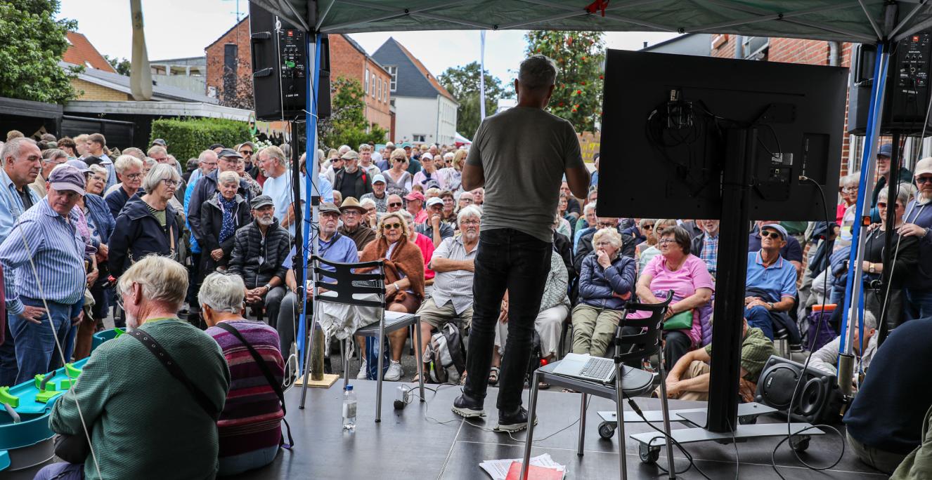 Hans Christian Davidsen, forfatter og kulturredaktør på Flensborg Avis, holdt foredraget 'Nazisternes sidste tilflugt'.