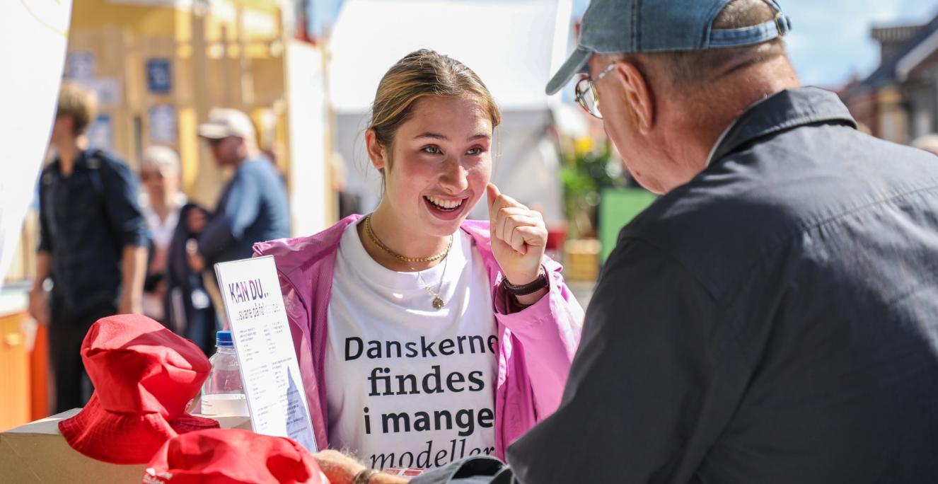 Ved Bogbussen kunne man deltage i en quiz om Sydslesvig.