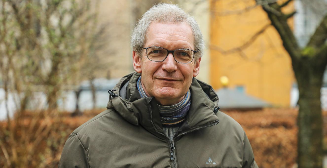 “Det betyder helt sikkert meget for børnene i Grønland at besøge et dansk hjem eller komme på en dansk efterskole", siger Ole Christiansen, medlem af Grænseforeningen og bosiddende i Nuuk.