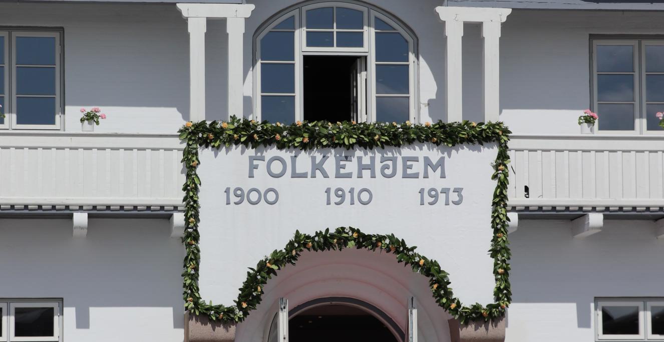 Folkehjem er i dag forsamlingshus, kursuscenter, restaurant og bibliotek.