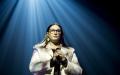 28-årige Helene Frank fra Sydslesvig fremførte fredag aften 'Sotto Voce' af Elisabeth Gjerluff Nielsen ved andet liveshow i X Factor.