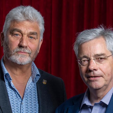 Magasinet Grænsen mødte Hinrich Jürgensen, formand i Bund Deutscher Nordschleswiger, og Jens A. Christiansen, generalsekretær i Sydslesvigsk Forening, på Folkehjem i Aabenraa. 