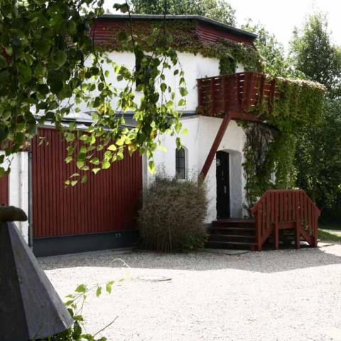 Det afklares formentlig i løbet af 2017, om Mikkelberg ved den nordfrisiske kyst kan drives videre som galleri, oplyser Jon Hardon Hansen, der for formand for Mikkelberg-Fondens bestyrelse. 