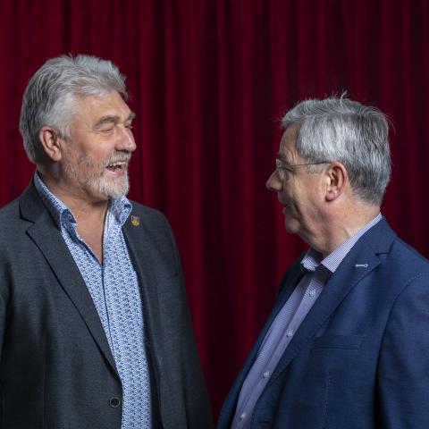 Hinrich Jürgensen (t.v.) og Jens A. Christiansen er enige om, at hverken det tyske mindretal i Sønderjylland eller det danske mindretal i Sydslesvig har grund til at fejre 100-året for Genforeningen, da de to mindretal ikke blev genforenet. Men de vil gerne være med til at markere 100-året for den fredelige grænsedragning i 1920.