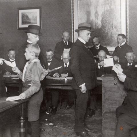 Fra afstemningsdagen den 10. februar 1920 i Sønderborg. Foto: Sønderborg Lokalhistoriske Arkiv