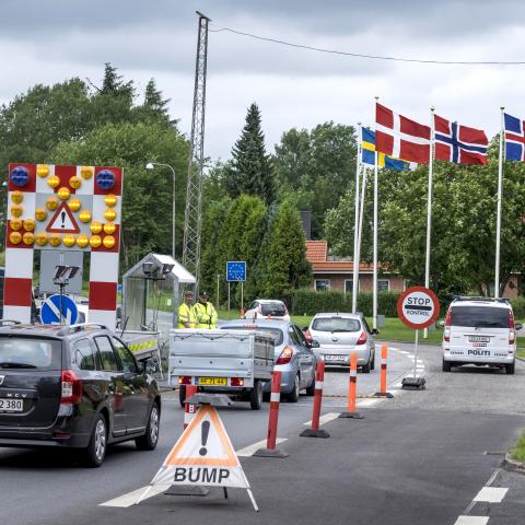 Grænsekontrollen ved den dansk-tyske grænse overgår nu til stikprøvekontrol.  Grænsekontrollen ved den dansk-tyske grænse overgår nu til stikprøvekontrol.