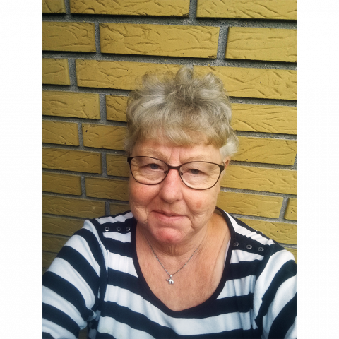 Gunvor Knudsen, 71 år, pensioneret historie- og tysklærer, har været medlem af Grænseforeningen siden 1978. Hun er tidligere lokalforeningsformand i Grænseforeningen Kerteminde, nuværende bestyrelsesmedlem i Grænseforeningen Nyborg og Kerteminde.