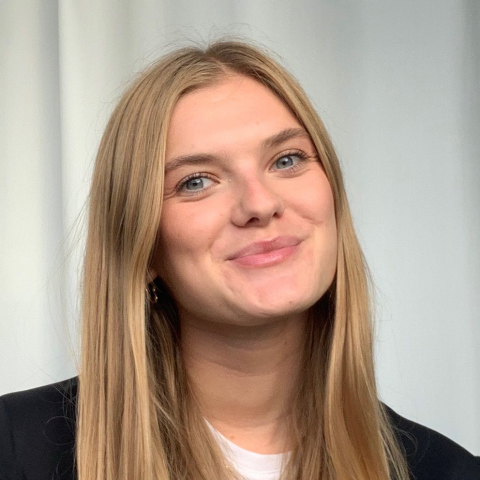 Mette Bjørck-Andersen, 23 år, tyskstuderende på Københavns Universitet, har været medlem af Grænseforeningen siden august 2020, har tidligere boet i München og Berlin.