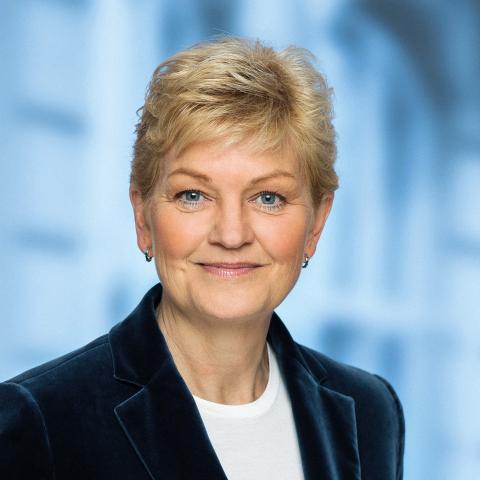 Eva Kjer Hansen, der er formand for Folketingets Europaudvalg, har skrevet til udenrigsminister Jeppe Kofod (S) sammen med ni andre folketingspolitikere for at få den danske regering til at rette henvendelse til EU-Kommissionen om det europæiske borgerinitiativ, Minority SafePack Initiative.