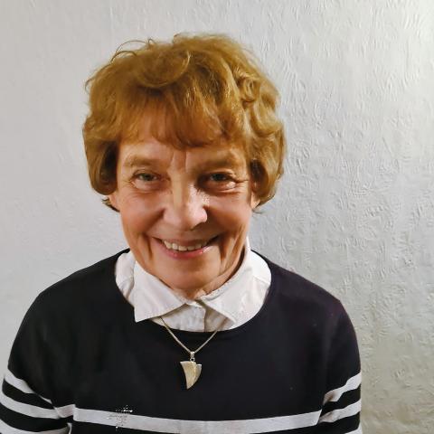 Ulla Bay, kasserer i Grænseforeningen Lolland, har tilbragt mange somre som ferievært for sydslesvigske børn. Hun holder stadig kontakten til sydslesvigske Angela, der var feriebarn hos hende og hendes mand første gang for mere end 30 år siden.