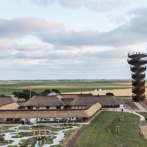 Marsktårnet er tegnet af den internationalt anerkendte tegnestue Bjarke Ingels Group. Marsktårnet åbnede for publikum den 22. juli. 
