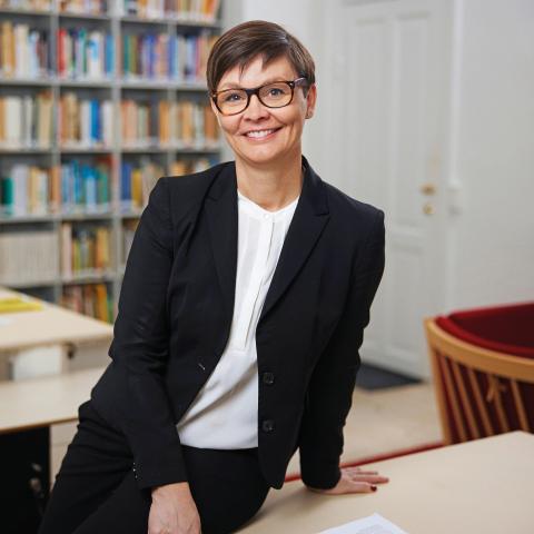 “Det, jeg skal blive rigtig meget klogere på, er grænselandet og mindretallene på begge sider af grænsen. Det glæder jeg mig meget til”, siger Hanne Sundin, der tiltrådte som ny direktør for Grænseforeningen den 1. marts.