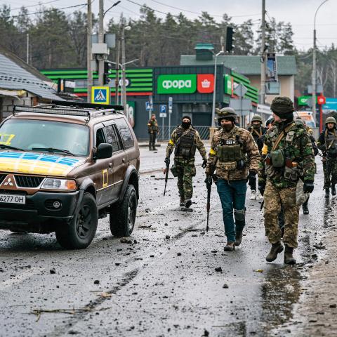 Torsdag den 24. februar 2022 indledte Rusland et omfattende angreb på Ukraine. Begrundelsen for at iværksatte, hvad den russiske præsident Putin kalder ”en speciel militær operation” blev givet i en tale på russisk tv. ”Formålet med denne operation er at beskytte folk, som i otte år har lidt under ydmygelse og folkemord, iværksat af regimet i Kyev”, sagde Putin. Men den begrundelse holder ikke, siger mindretalsforsker Jørgen Kühl.