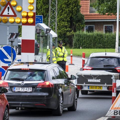 Danmark har haft midlertidig grænsekontrol ved den dansk-tyske grænse siden den 4. januar 2016. Danmark har haft midlertidig grænsekontrol ved den dansk-tyske grænse siden den 4. januar 2016.