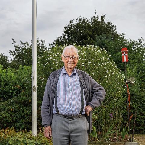 Karl Kring var generalsekretær i både Sydslesvigs danske ungdomsforeninger (SdU) og Sydslesvigsk forening (SSF] – og han har modtaget både jernkors og ridderkors.