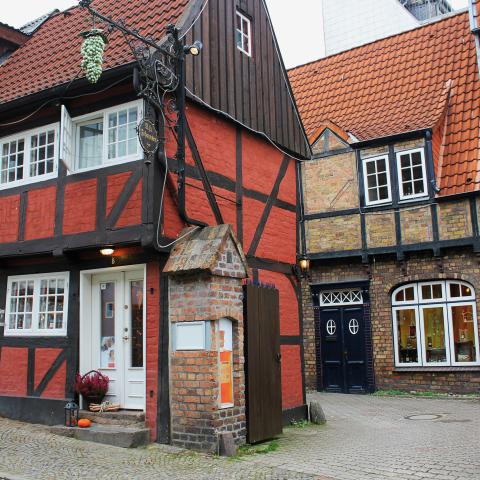 Johannsen-Rum har til huse i bygning nummer seks på den stejle Marienstraße og tilbyder rundvisninger i det gamle romhus i sommerhalvåret.