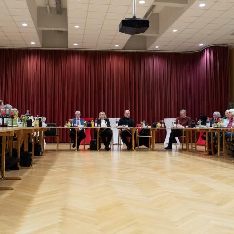 Det sydslesvigske Samråd består af to repræsentanter samt de administrerende ledere fra hver af de sydslesvigske organisationer samt to observatører fra Grænseforeningen. I 2023 er der planlagt fem møder i Samrådet. Møderne i Samrådet er offentlige. Det sydslesvigske Samråd består af to repræsentanter samt de administrerende ledere fra hver af de sydslesvigske organisationer samt to observatører fra Grænseforeningen. I 2023 er der planlagt fem møder i Samrådet. Møderne i Samrådet er offentlige.