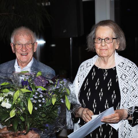 Ægteparret fik overrakt prisen til Grænseforeningens Sendemandsmøde 2023.